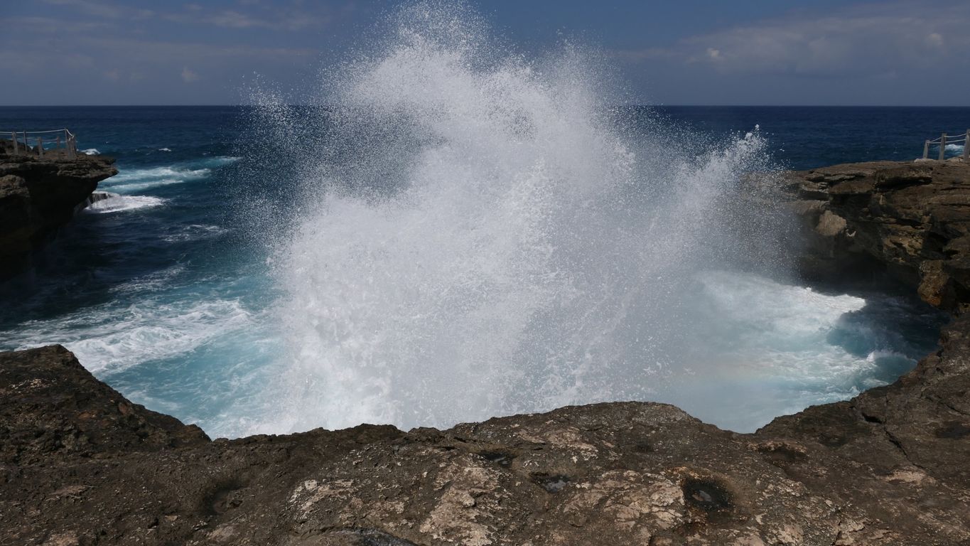 devil tears nusa lembongan